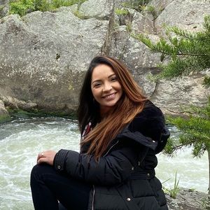 Meet your Posher, Antonia